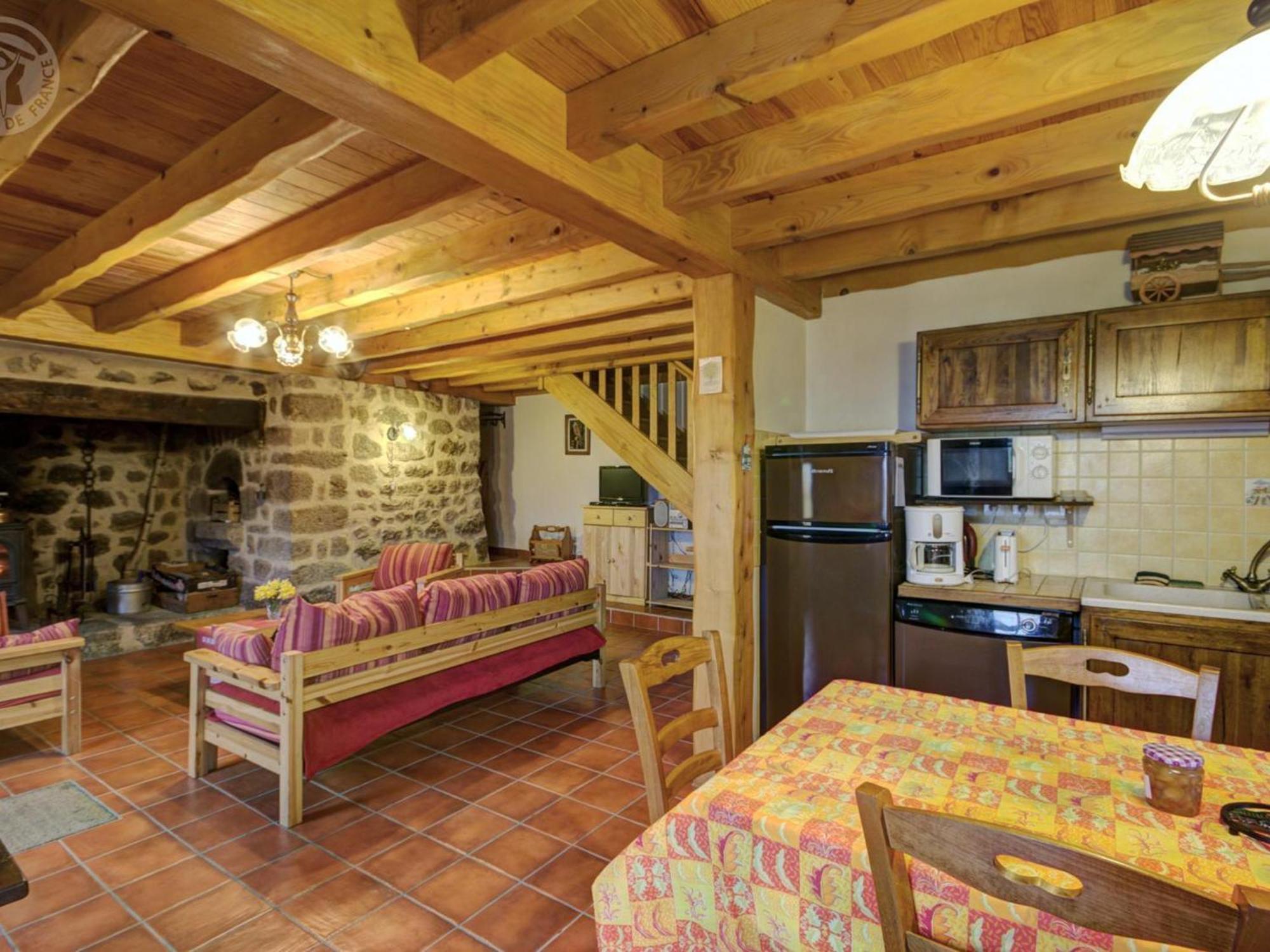 Charmant Gite Avec Terrasse, Cheminee Et Jardin, A Proximite Des Bois, Animaux Acceptes - Fr-1-496-205 Saint-Jean-Soleymieux Eksteriør billede