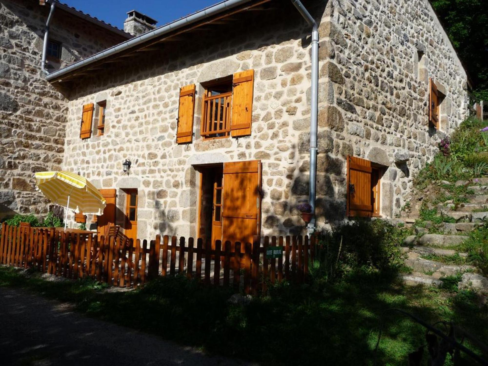 Charmant Gite Avec Terrasse, Cheminee Et Jardin, A Proximite Des Bois, Animaux Acceptes - Fr-1-496-205 Saint-Jean-Soleymieux Eksteriør billede